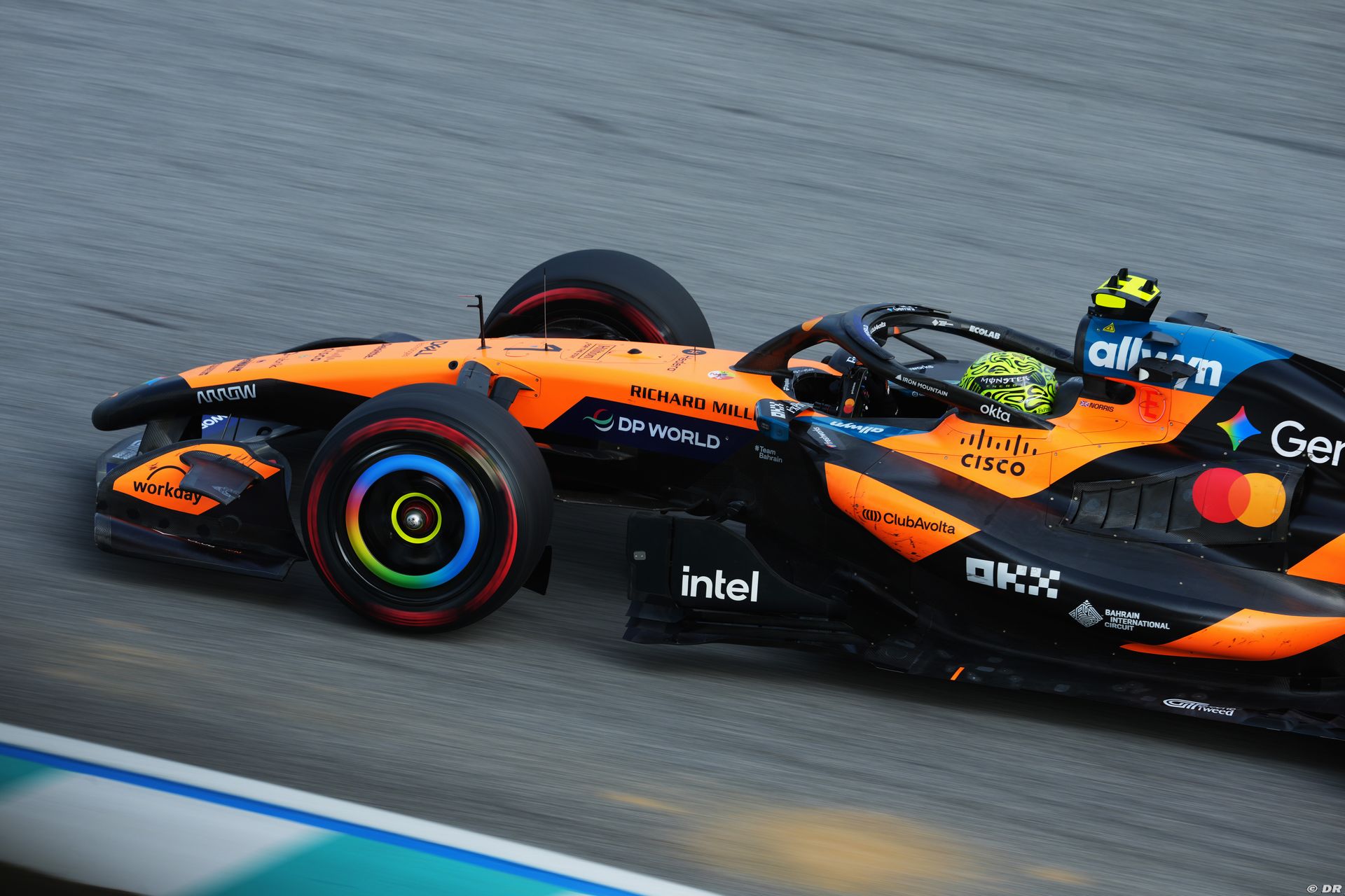 mclaren1_154_.jpg