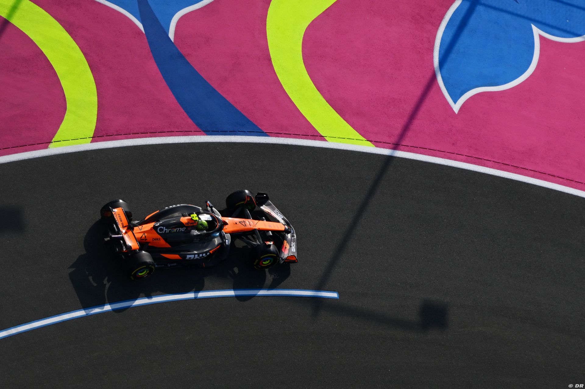 mclaren1_49_.jpg