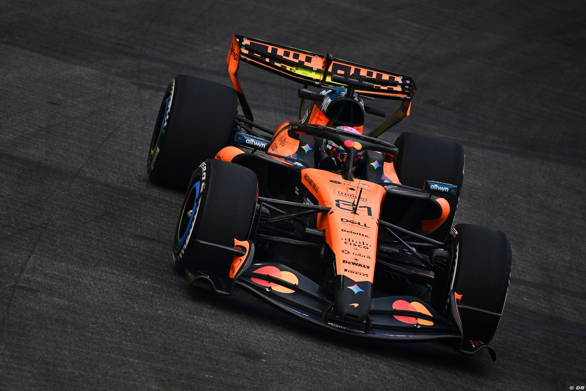 mclaren1_52_-2.jpg