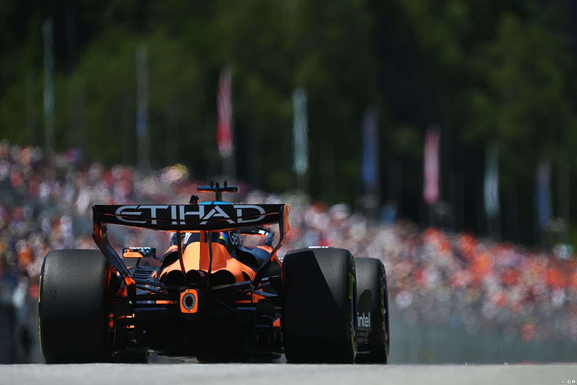 mclaren1_55_.jpg