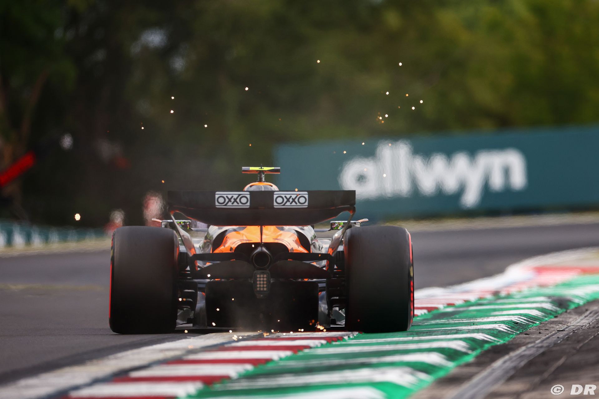 mclaren2_138_.jpg