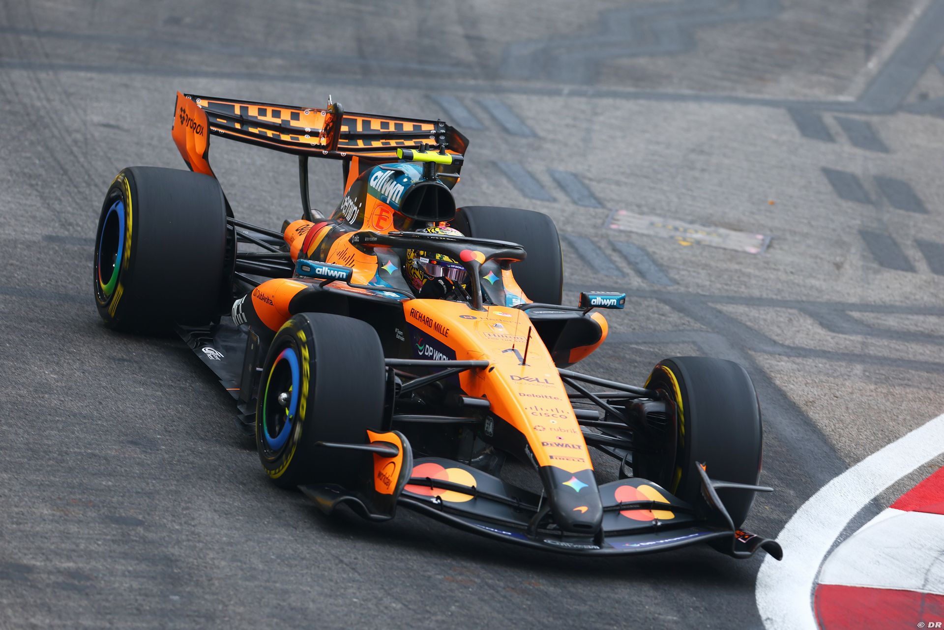 mclaren2_17_-2.jpg
