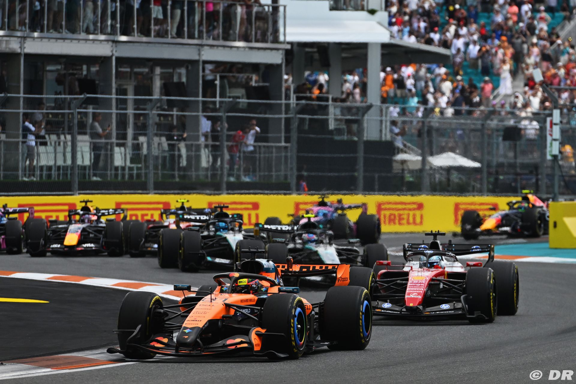 mclaren2_182_.jpg