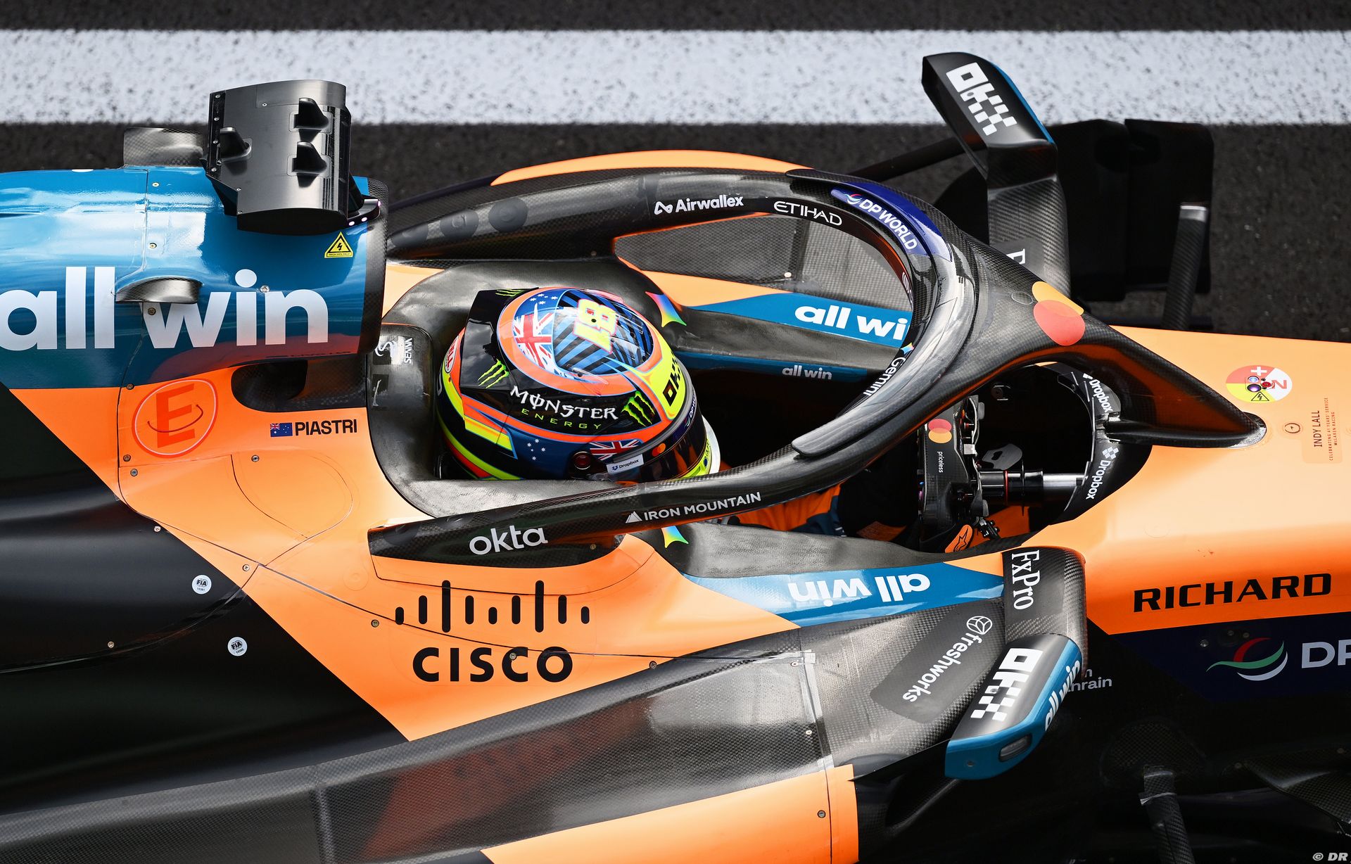 mclaren2_197_.jpg