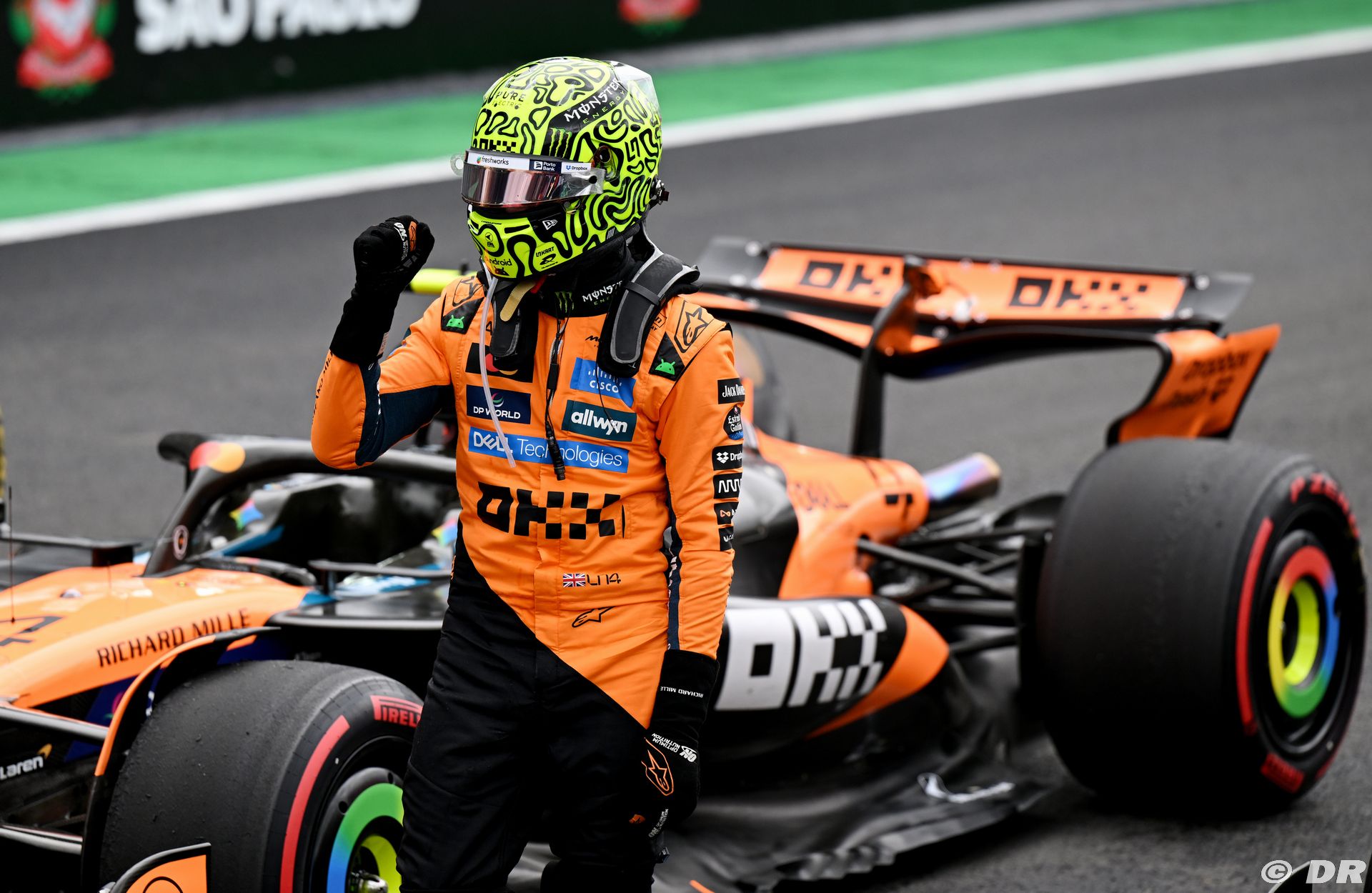 mclaren2_199_.jpg