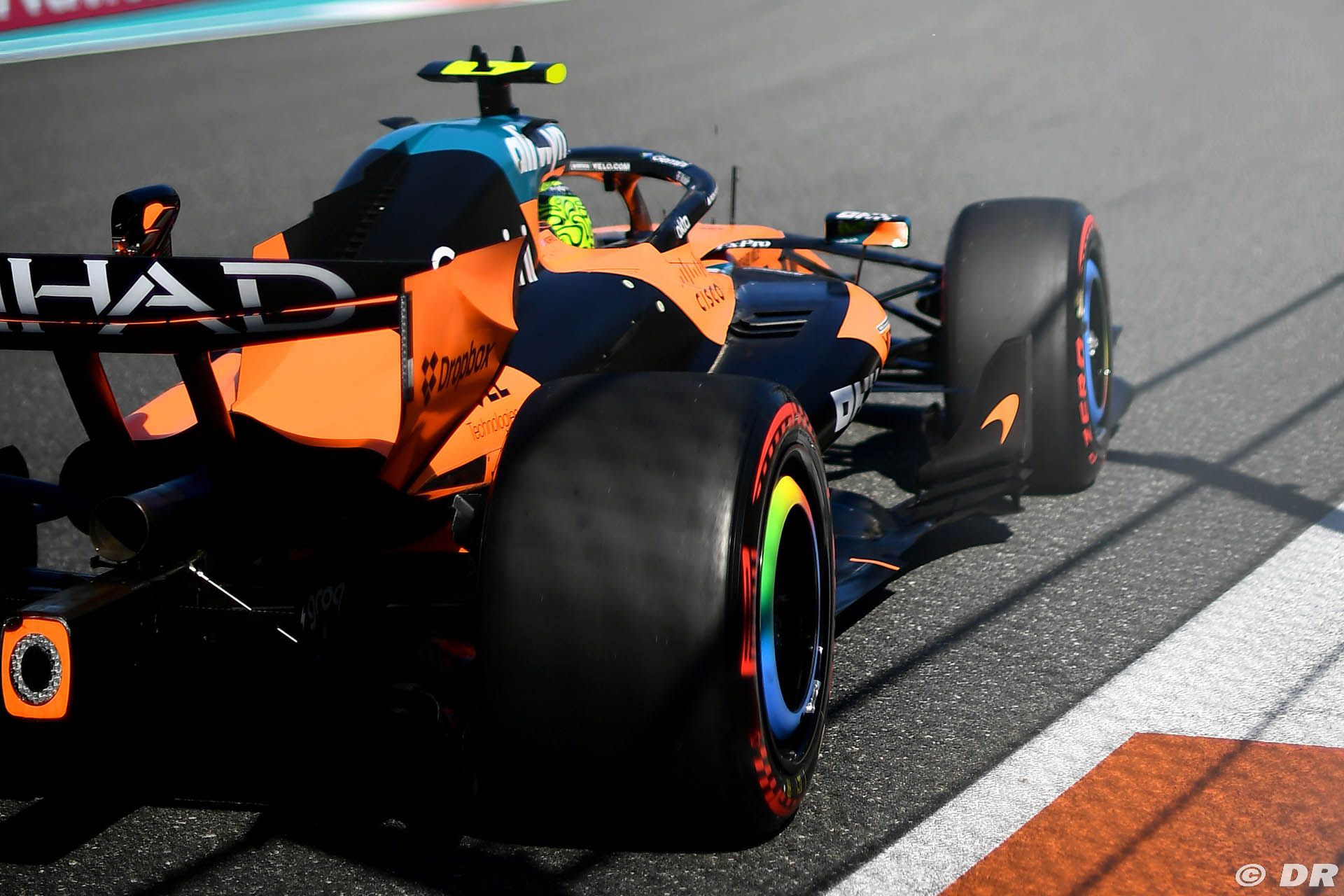 mclaren2_407_-2.jpg