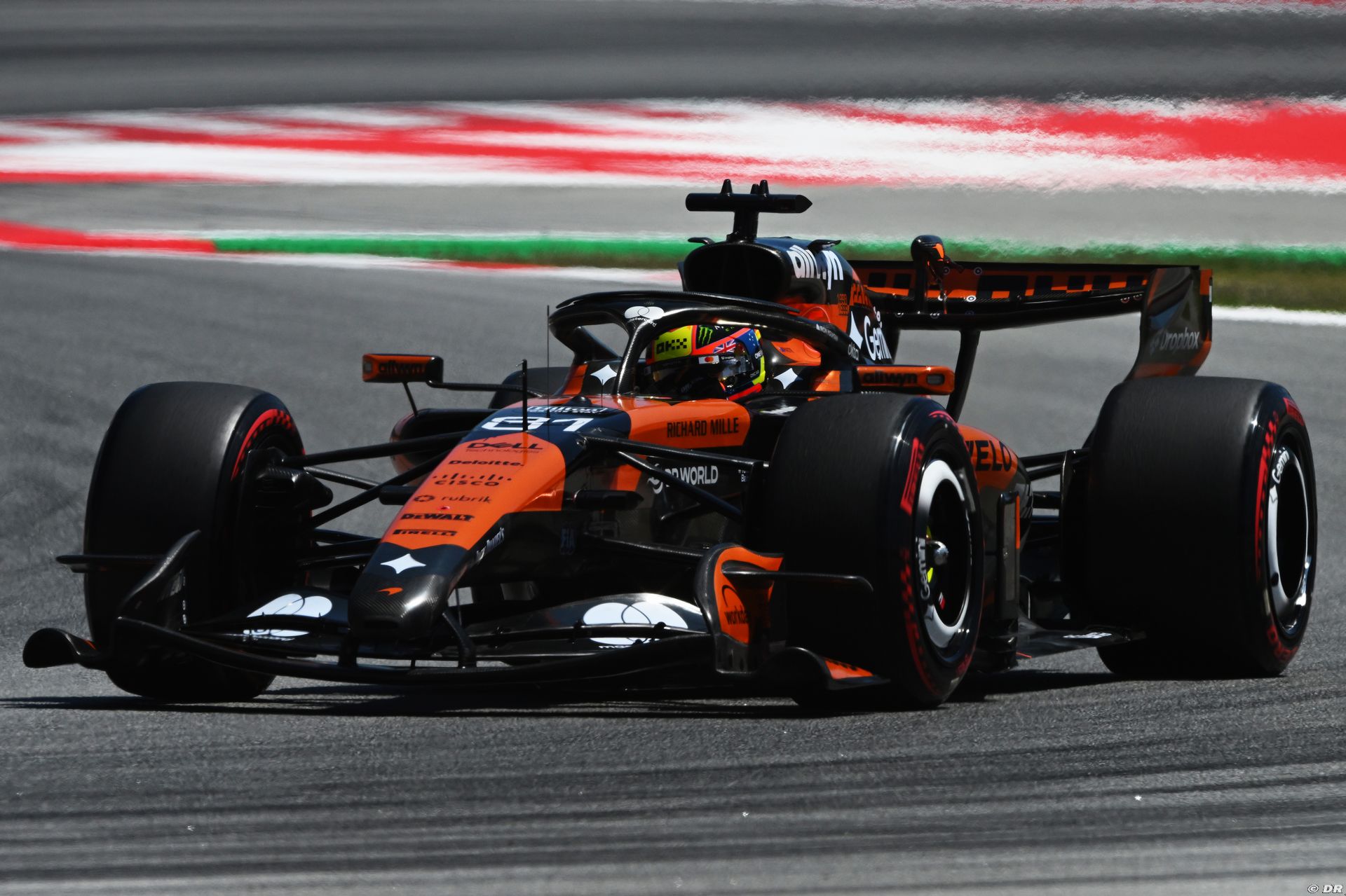 mclaren2_58_.jpg