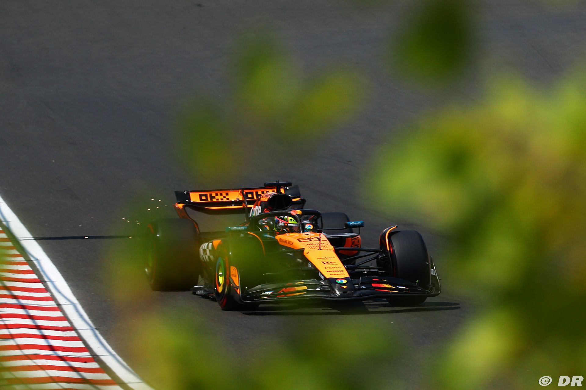 mclaren2_87_.jpg