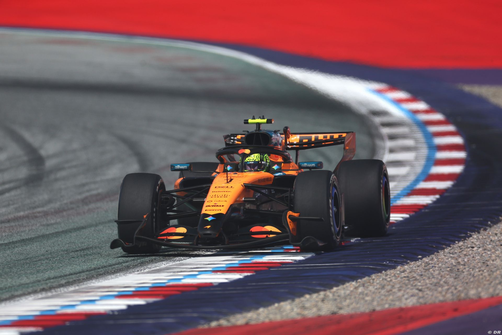 mclaren3_143_.jpg