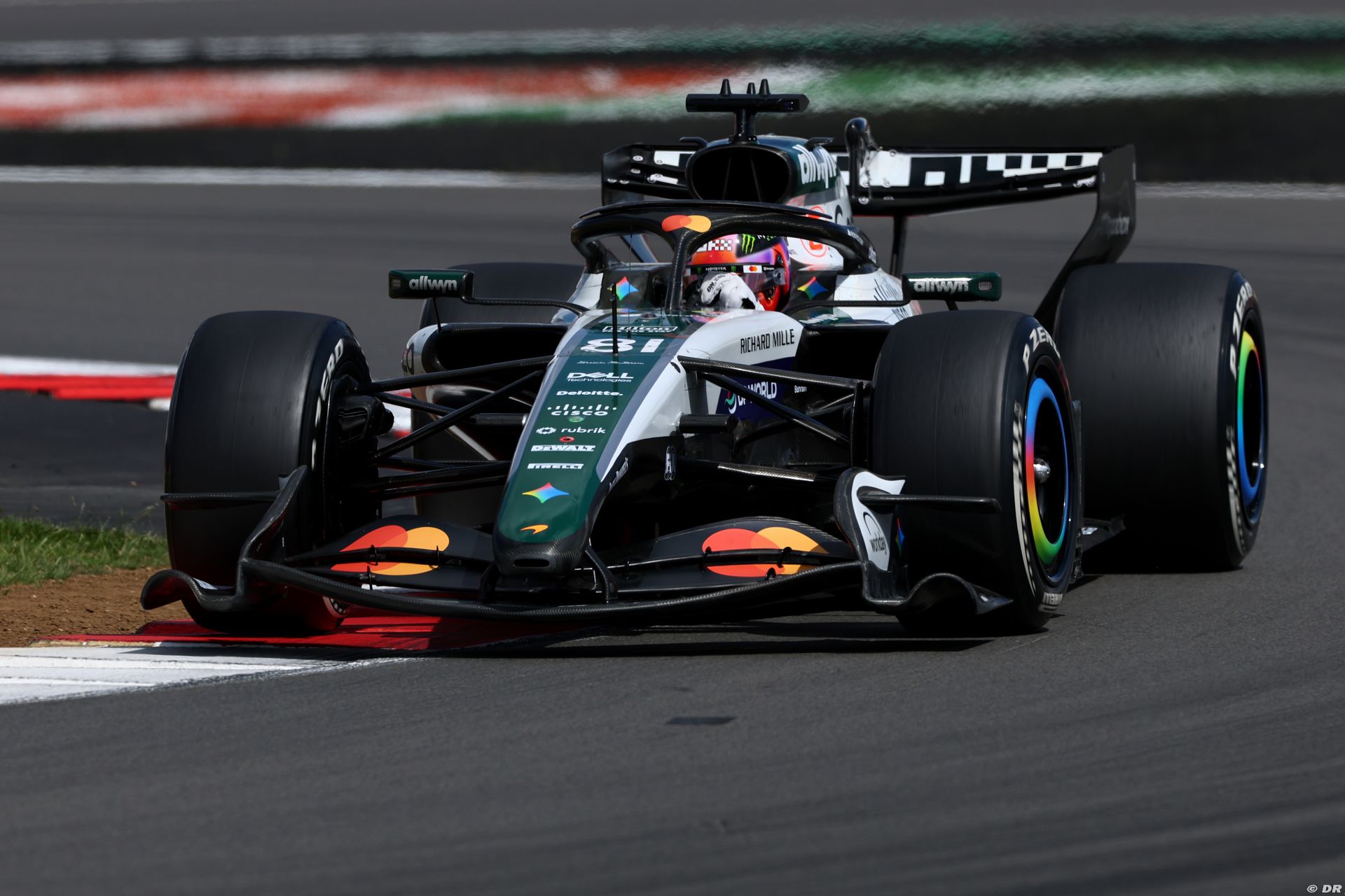 mclaren3_178_.jpg