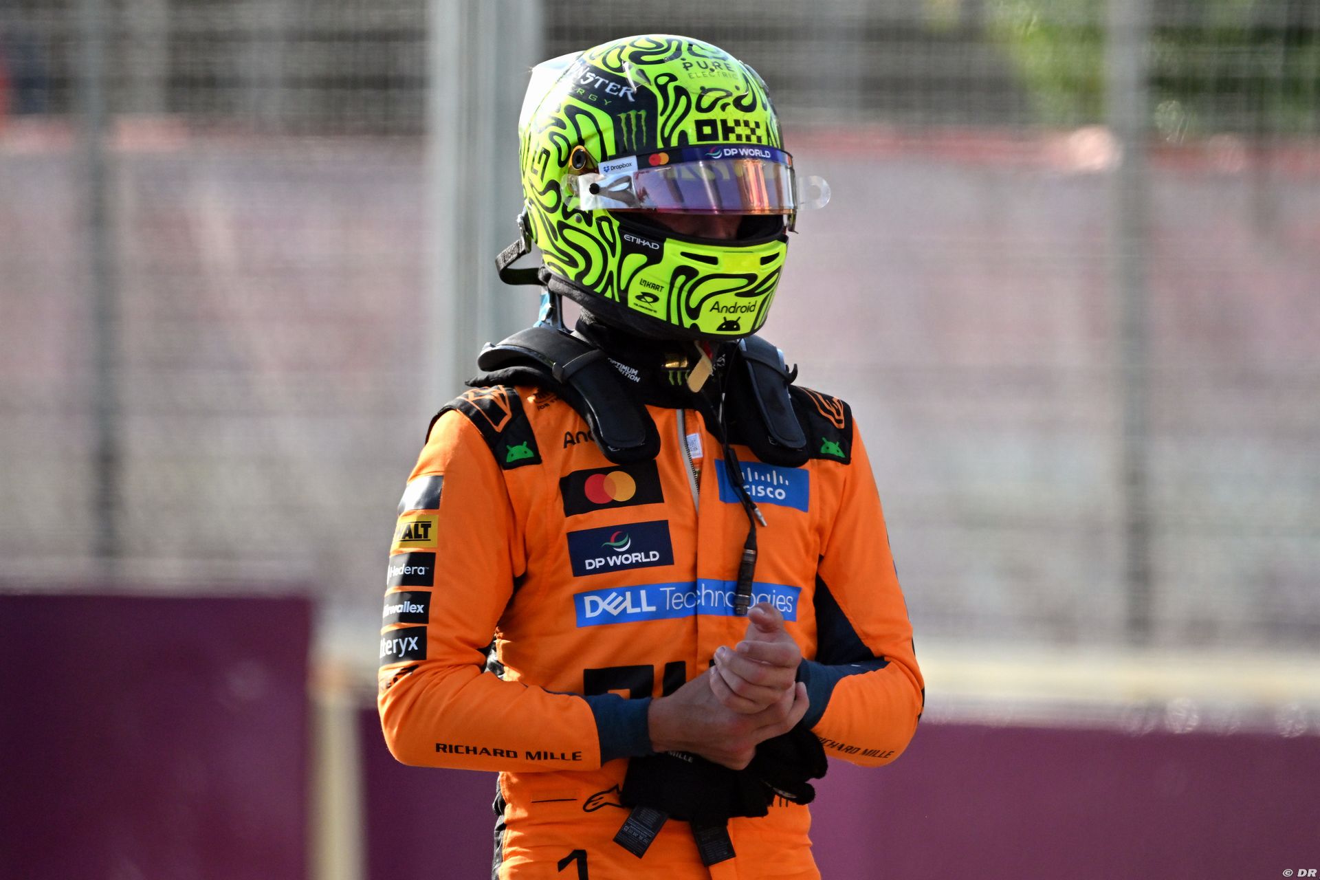 mclaren3_182_.jpg