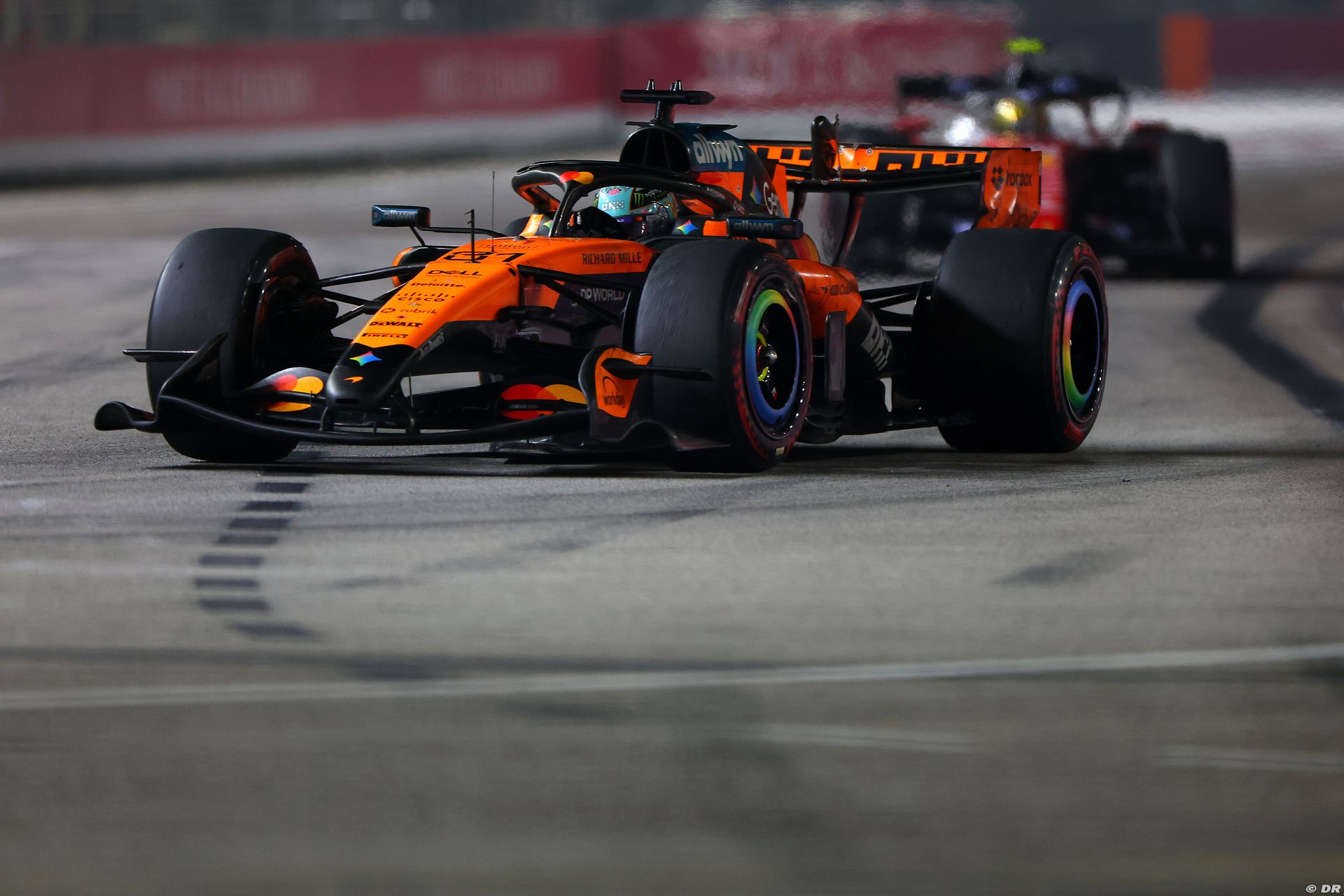 mclaren3_190_-2.jpg