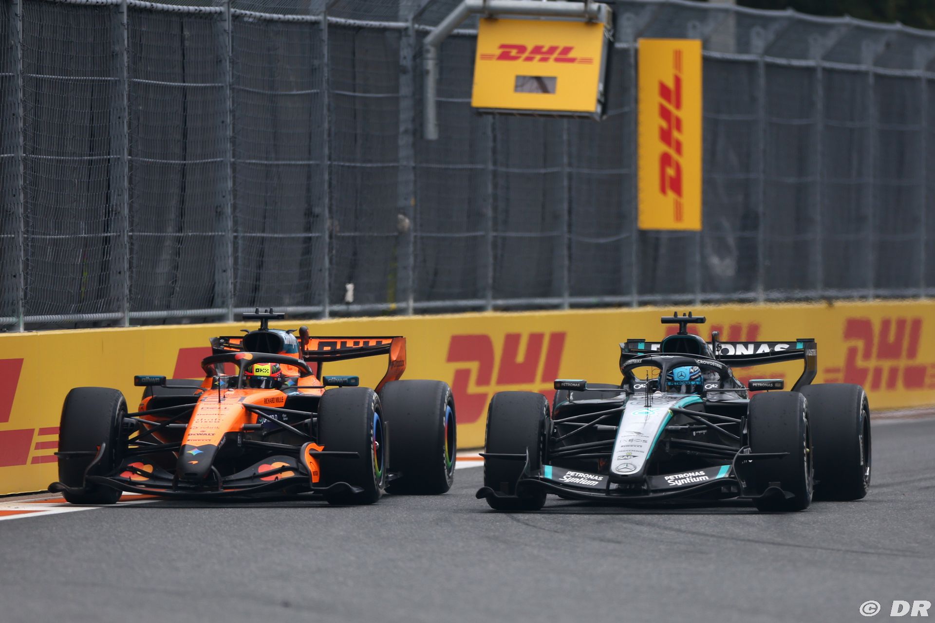 mclaren3_224_-2.jpg