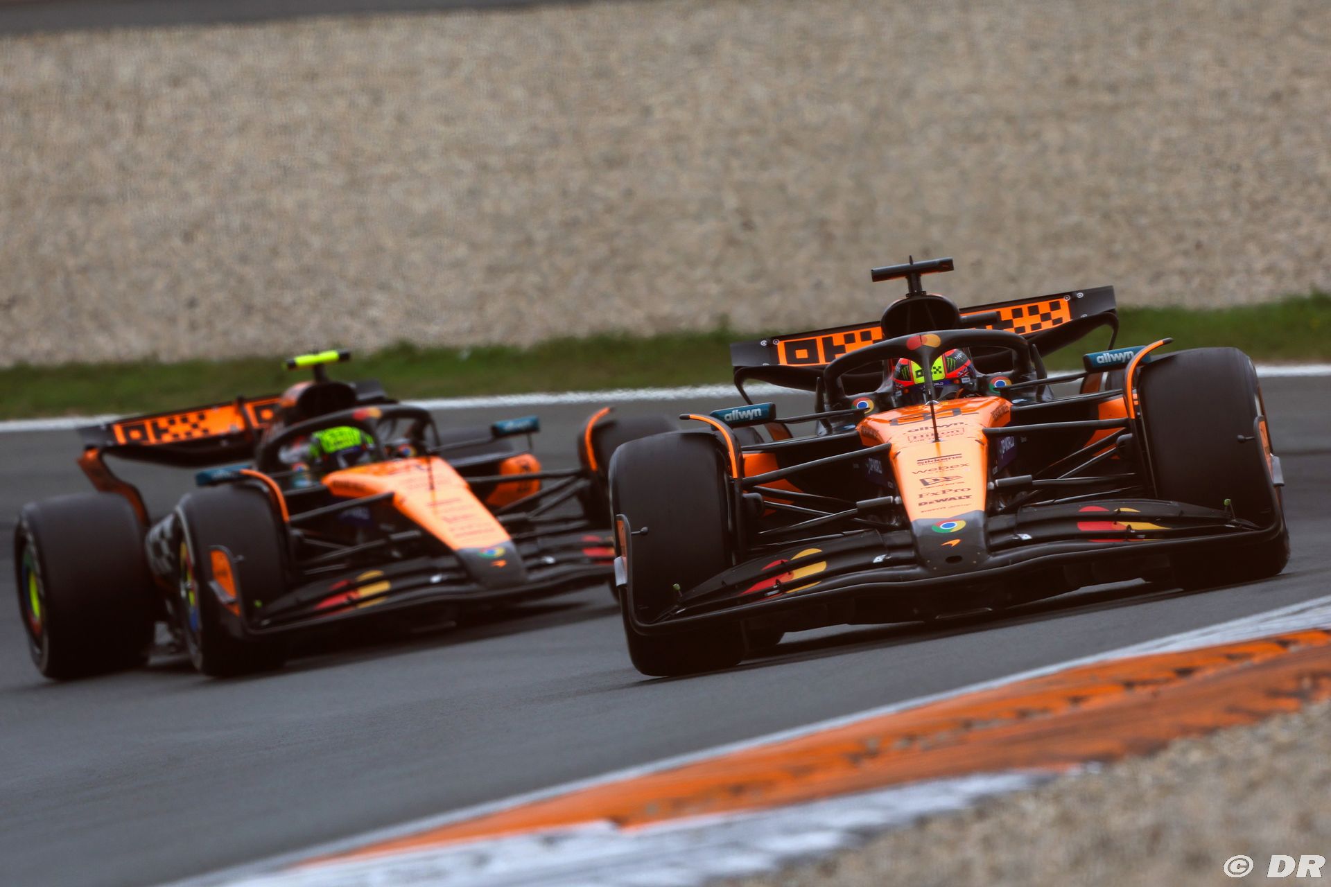 mclaren3_225_.jpg