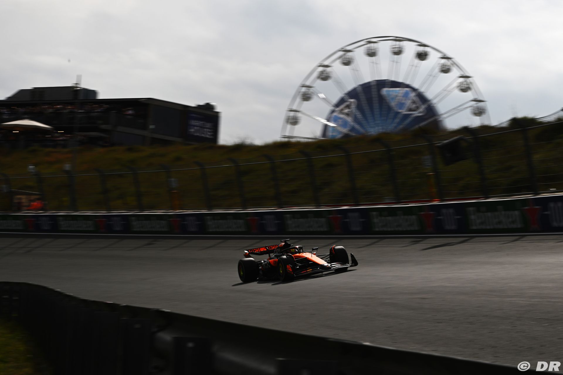 mclaren3_238_.jpg