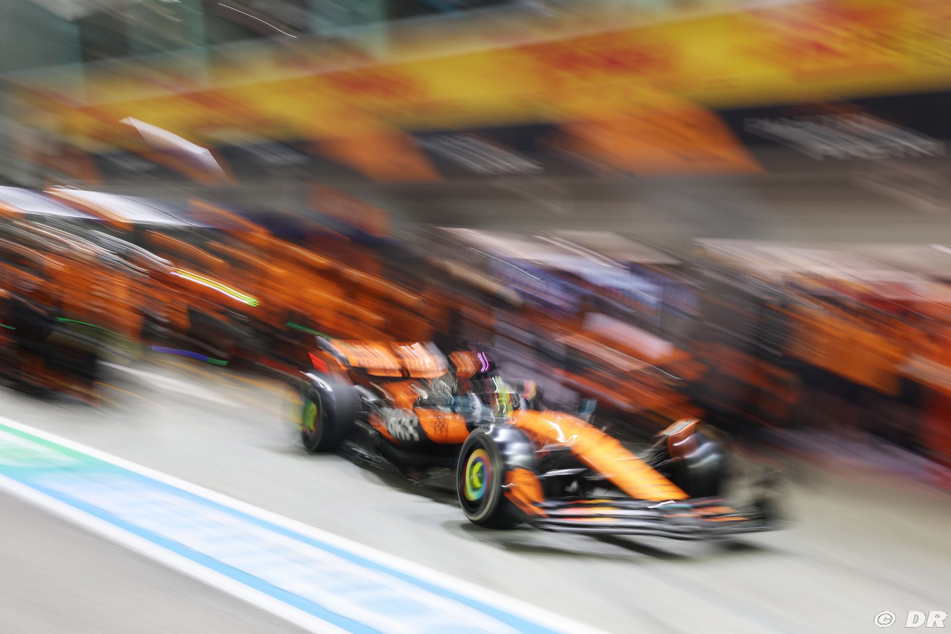 mclaren3_242_.jpg