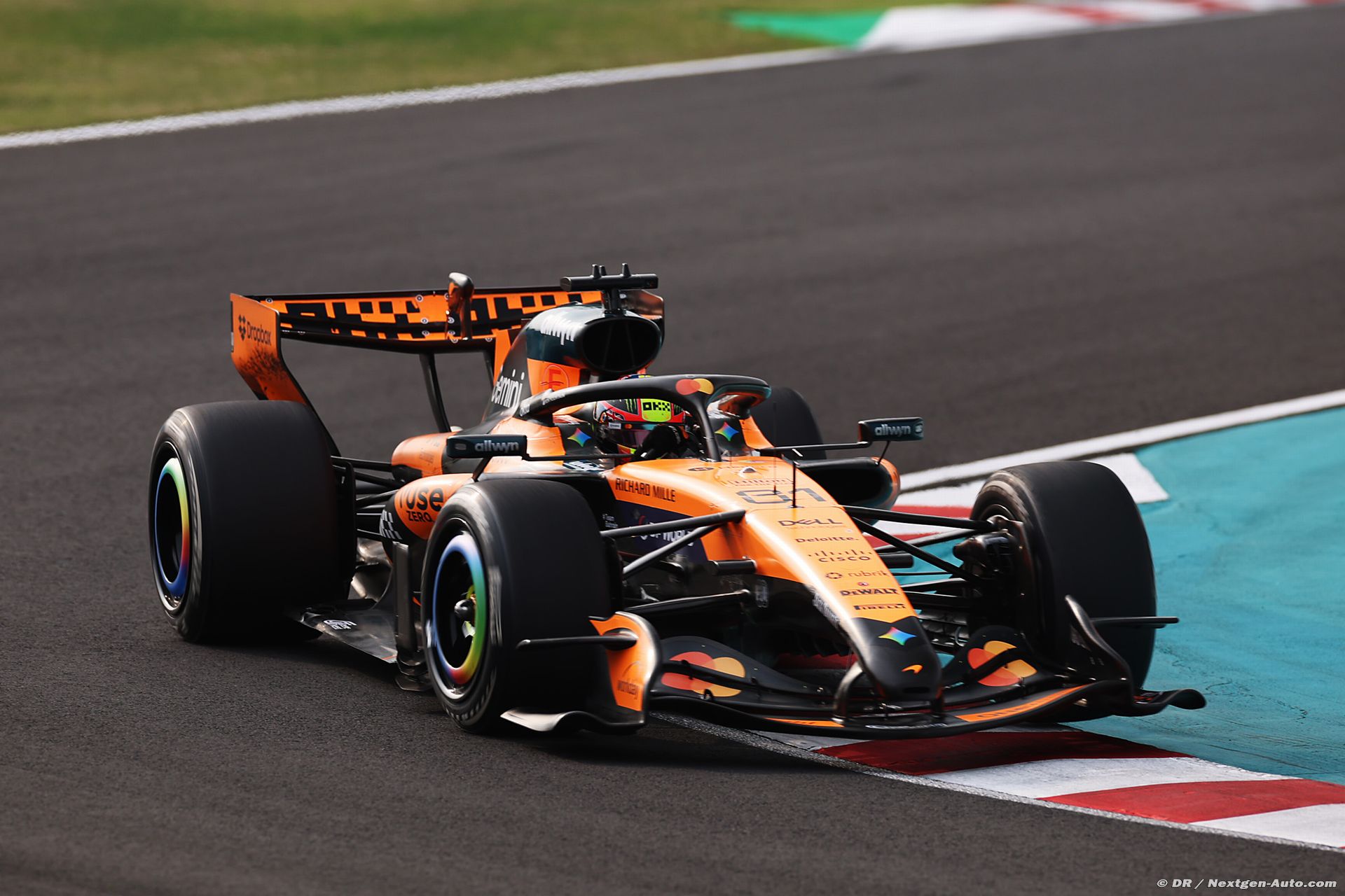 mclaren3_267_.jpg