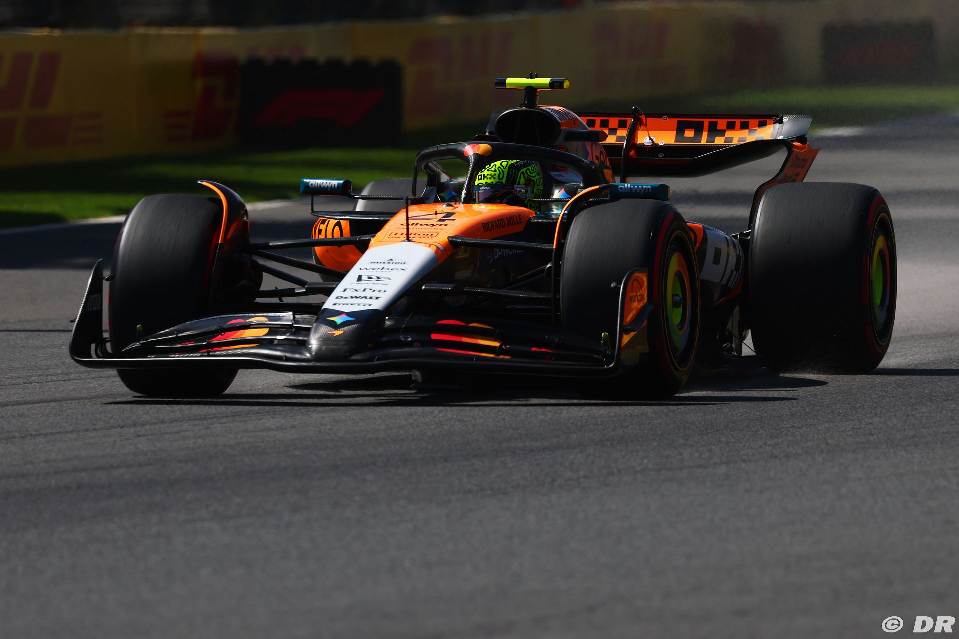 mclaren3_66_-3.jpg