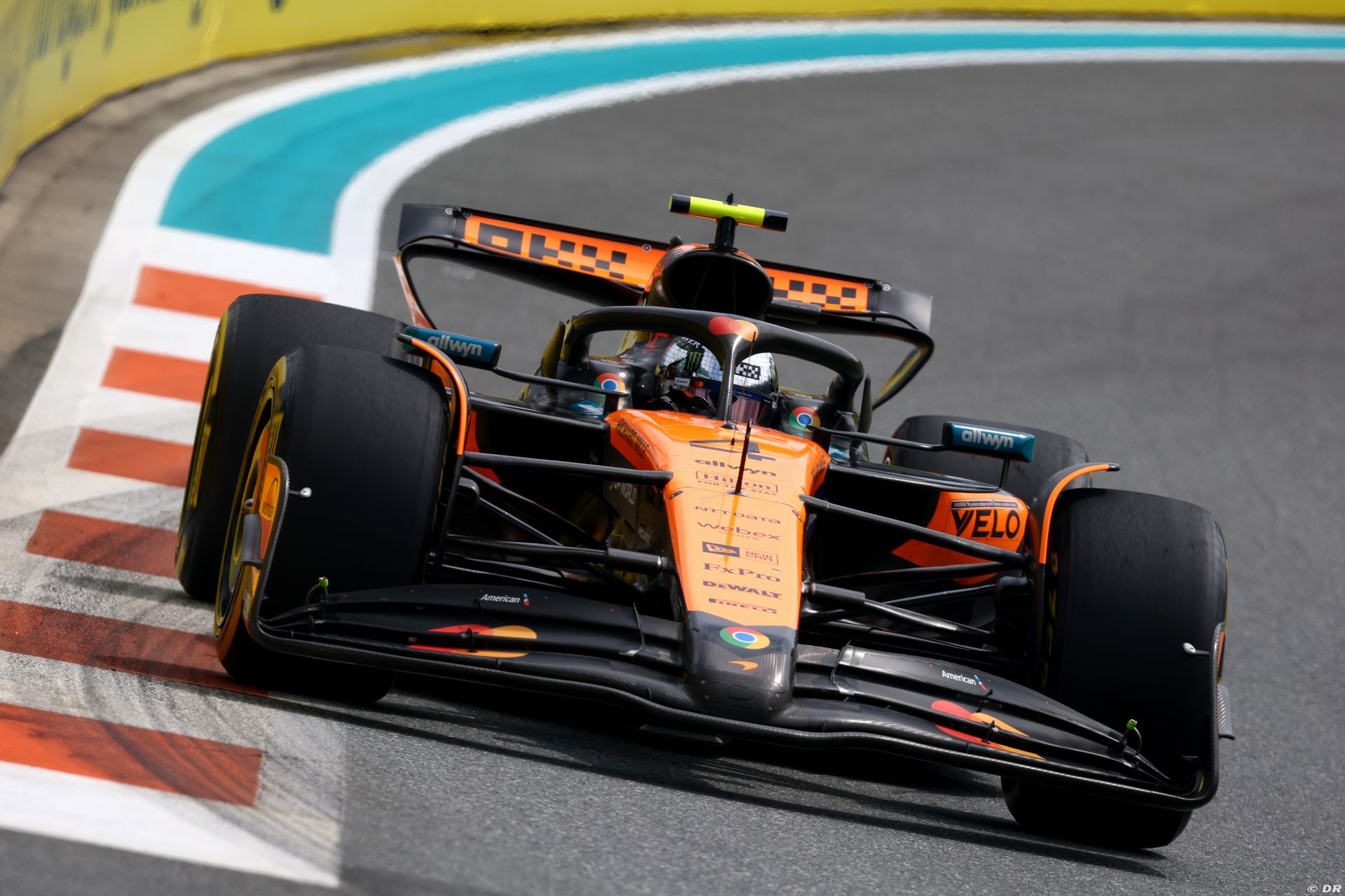 mclaren3_81_-2.jpg
