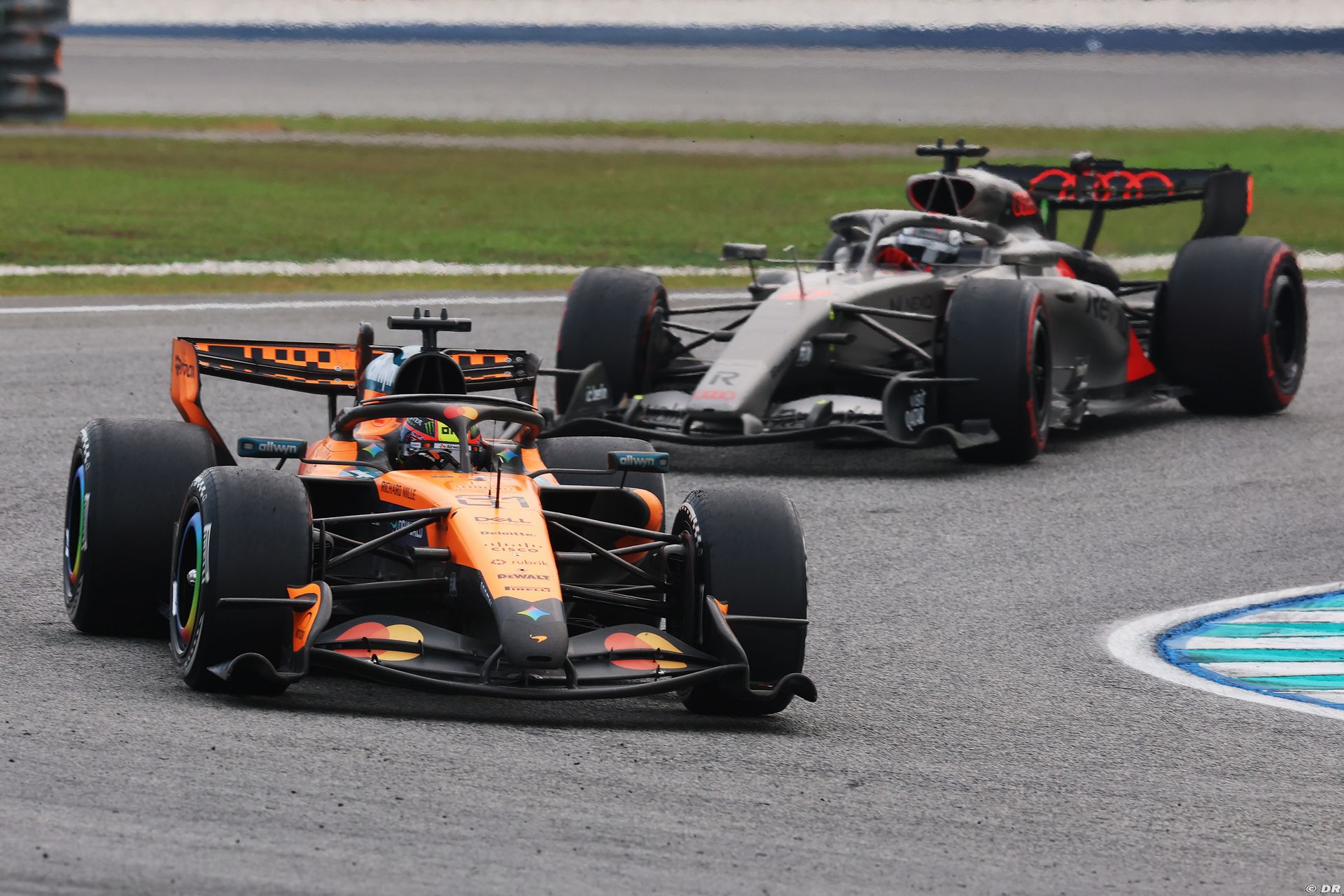 mclaren3_86_.jpg