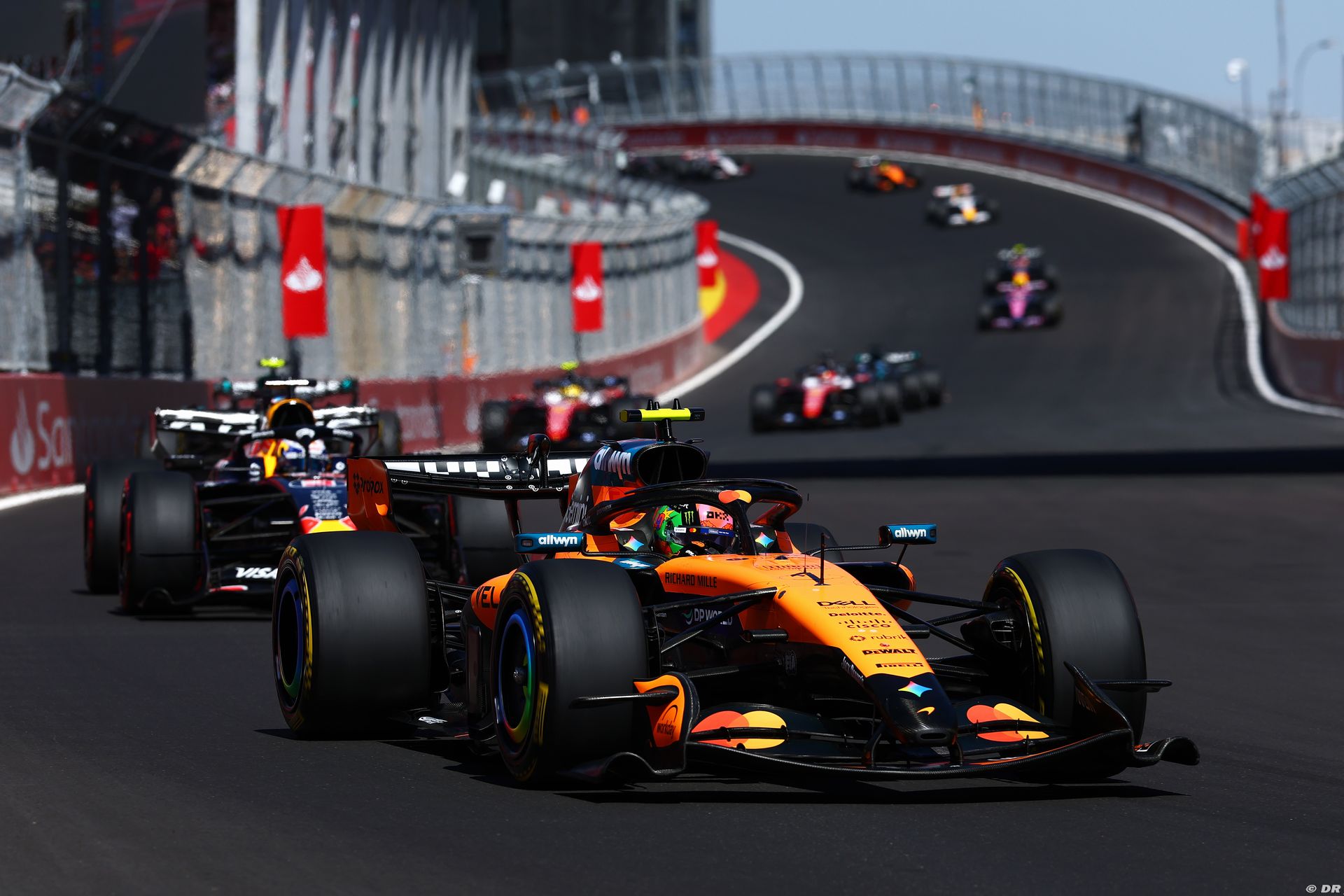 mclaren3_87_.jpg