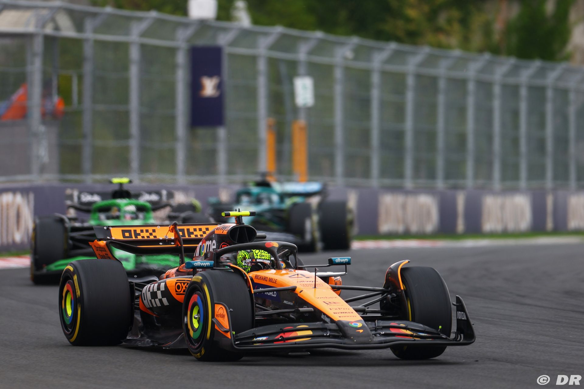 mclaren3_95_-2.jpg