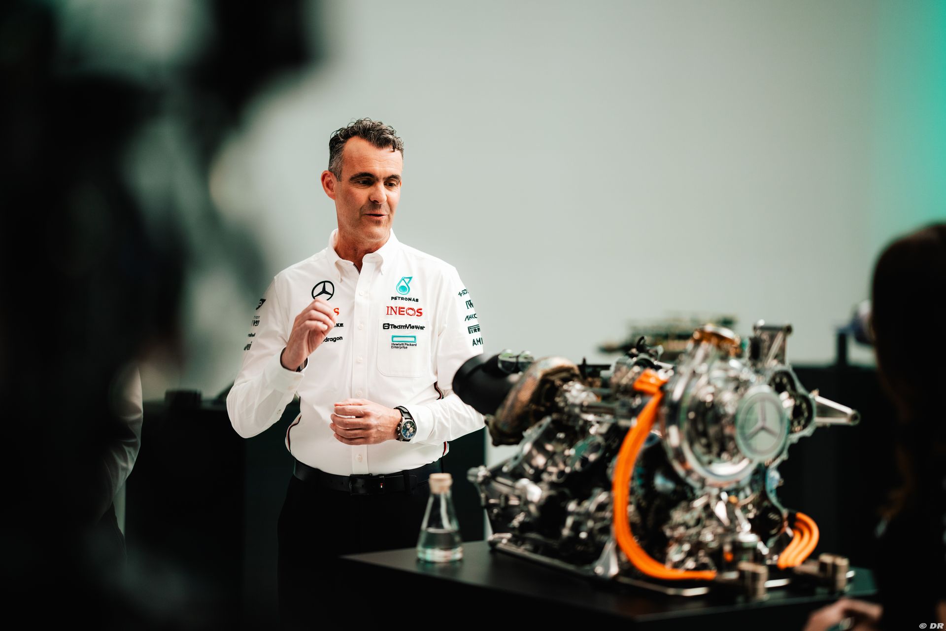 mercedes-engine_4_.jpg