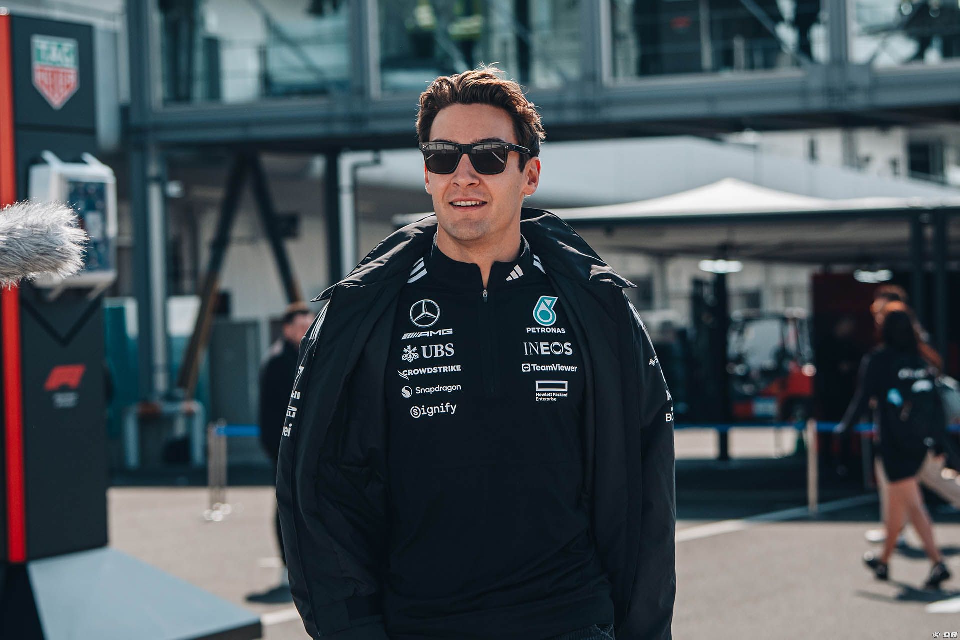 mercedes0_1_-2.jpg