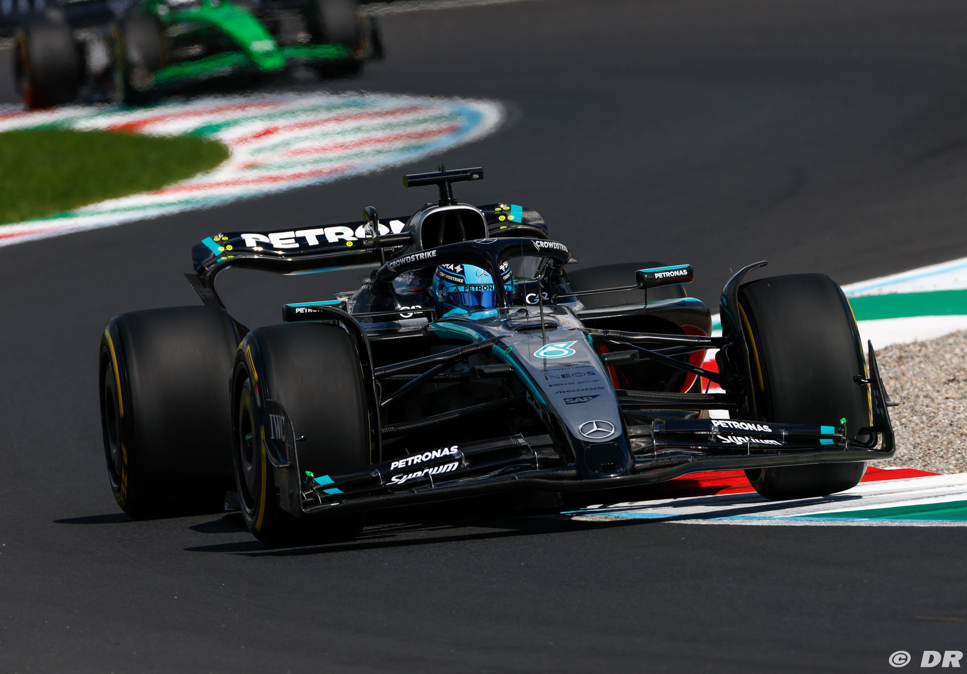 mercedes3_17_-4.jpg
