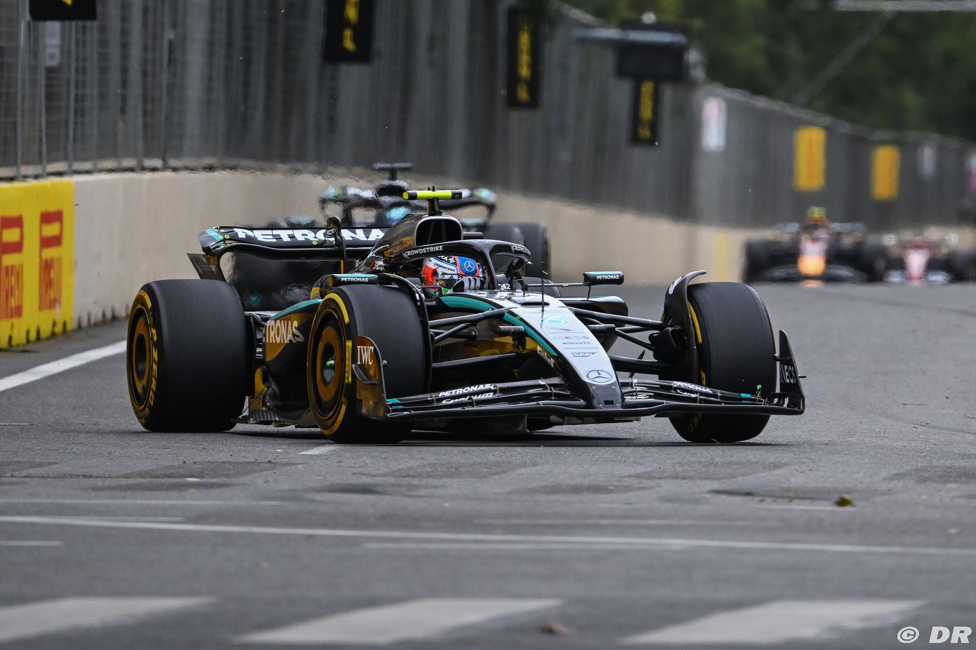 mercedes3_54_.jpg