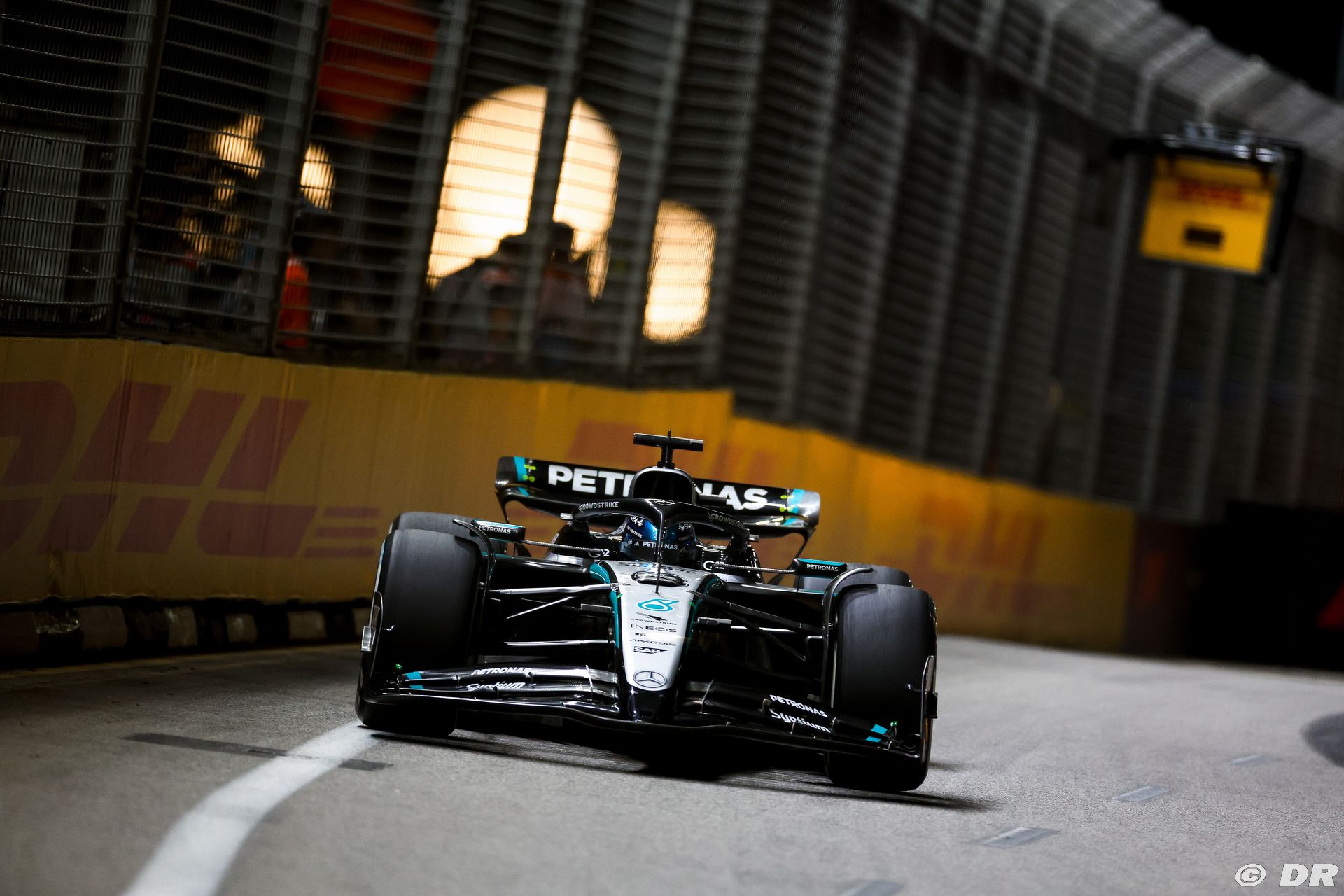 mercedes3_74_-3.jpg