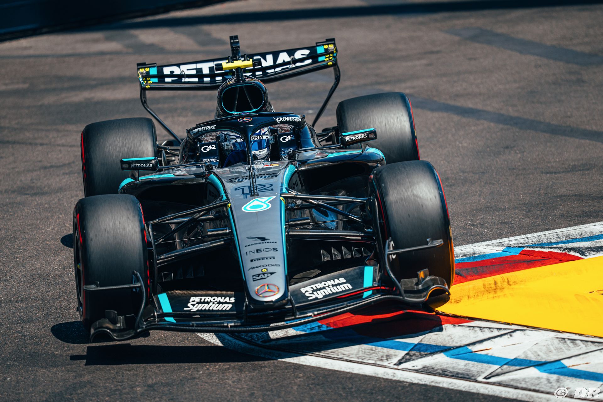 mercedes_33_-2.jpg