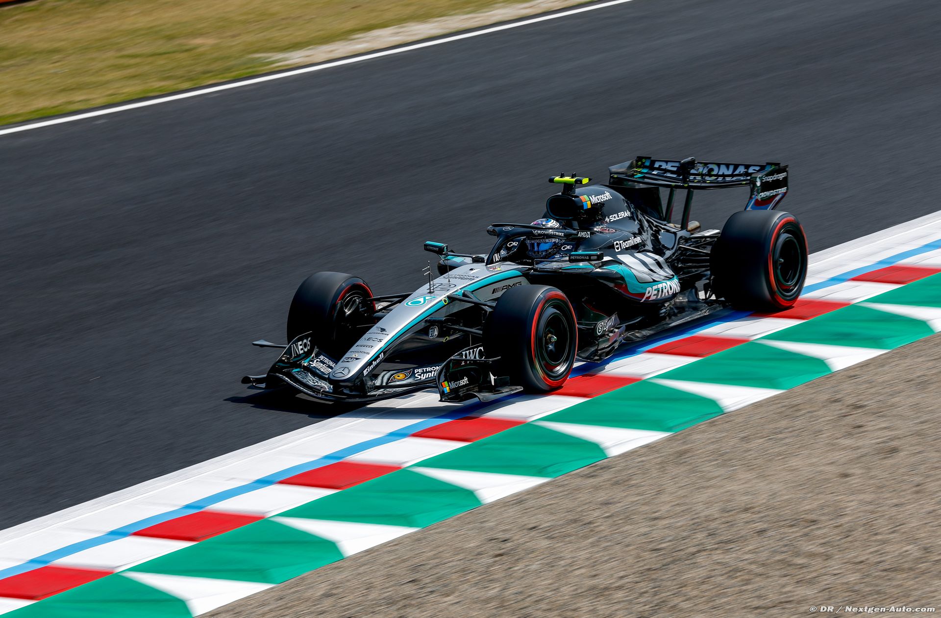 mercedes_48_.jpg