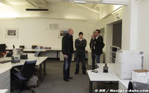 raikkonen-lotusrenault-17_291111-2.jpg