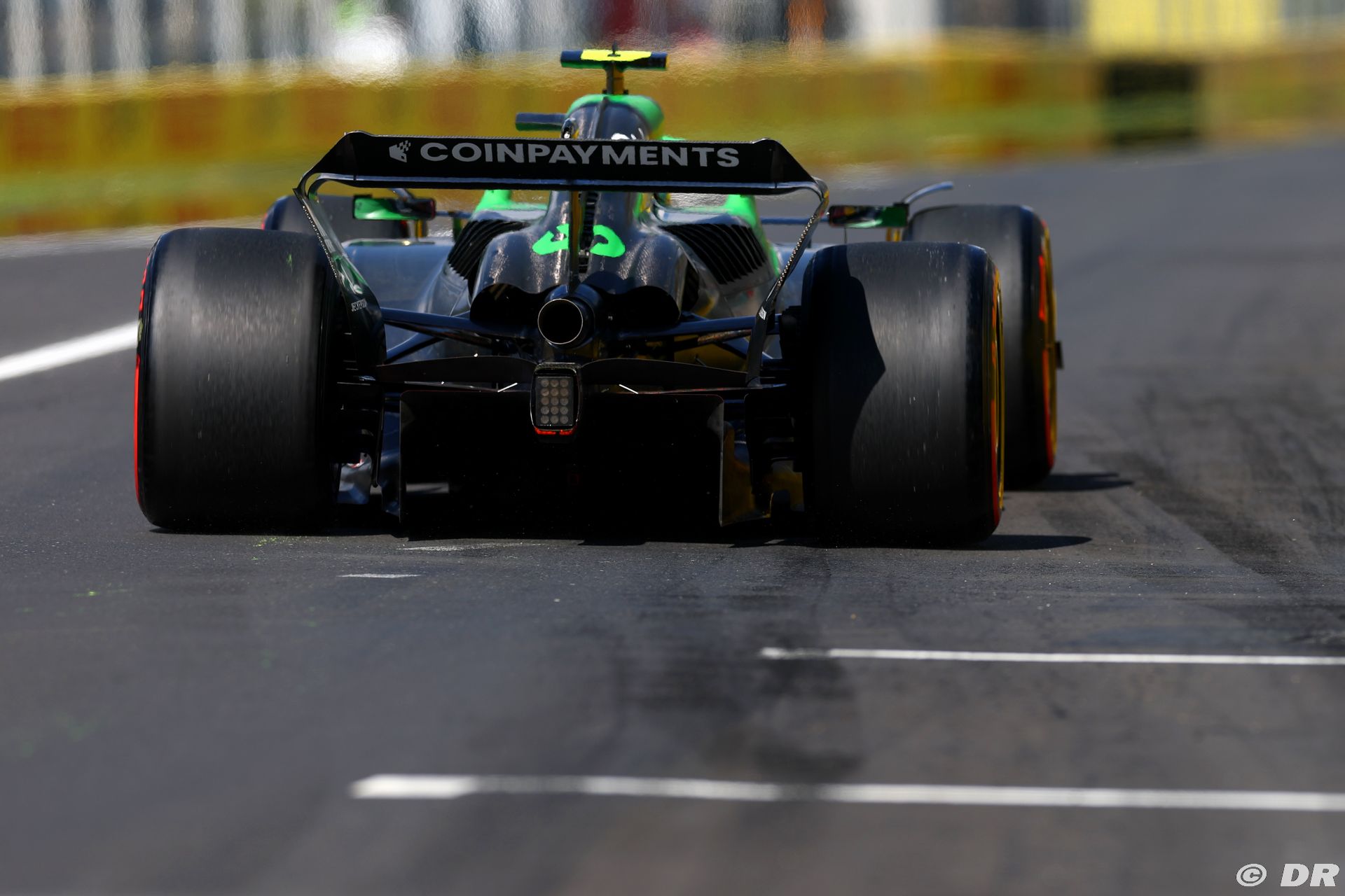 sauber1_50_.jpg