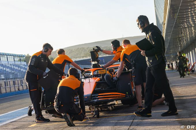 testpirelli-jerez-mclaren5.jpg