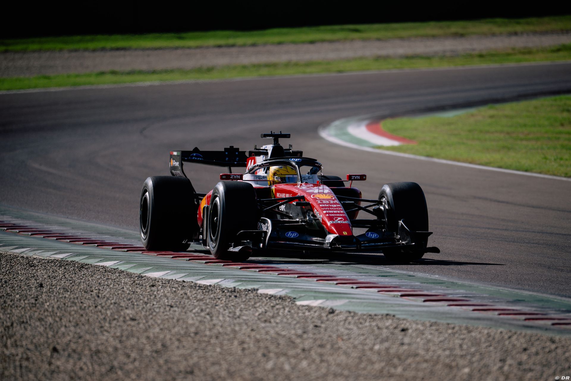 testpirelliimola-lewishamilton4.jpg