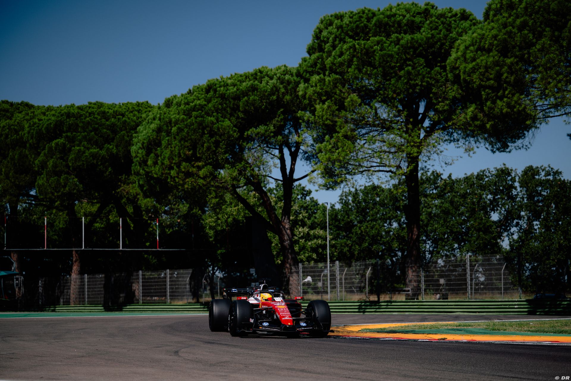 testpirelliimola-lewishamilton6.jpg