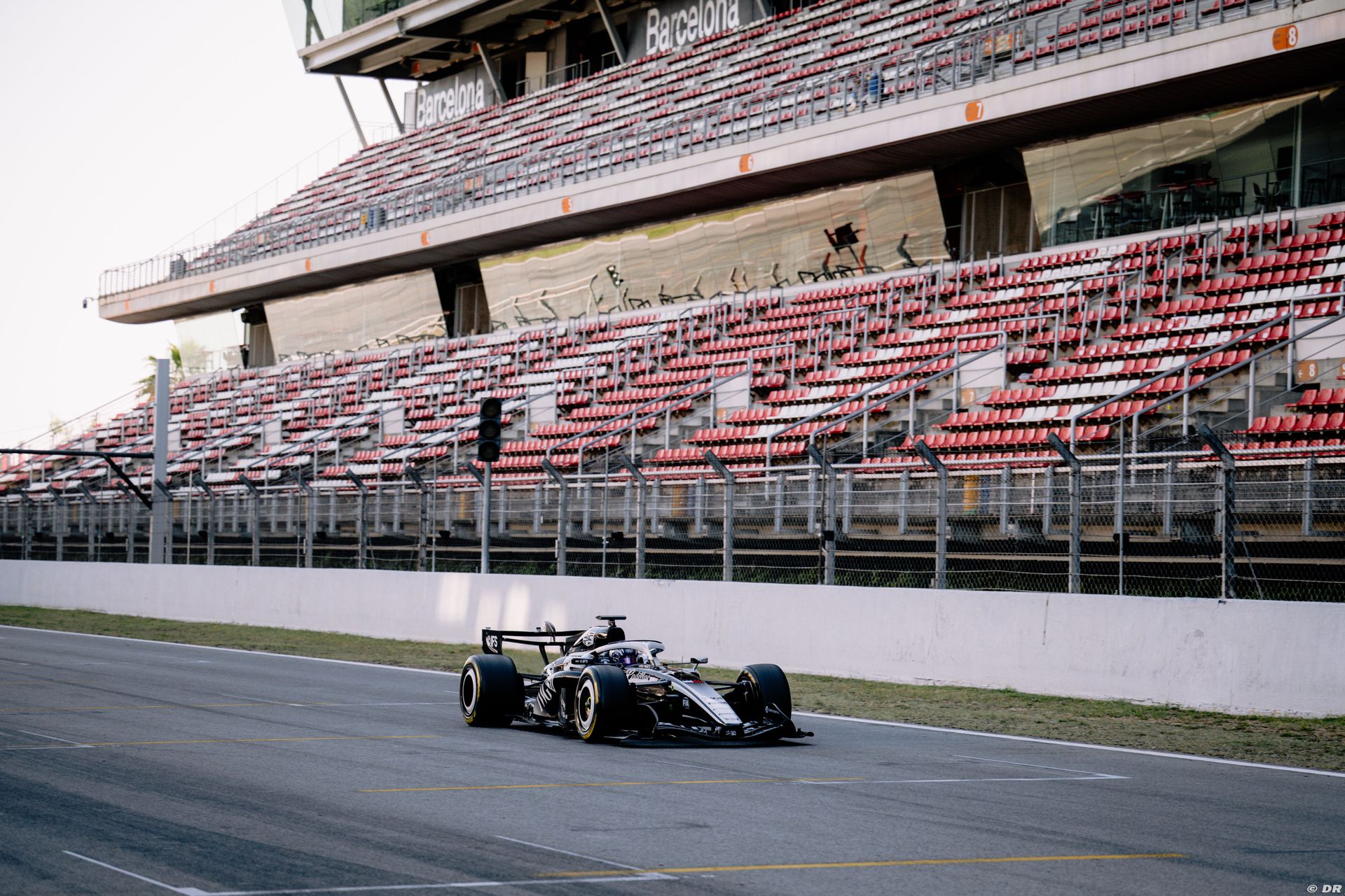 testsviluppopirellibarcellona-cadillac2-2.jpg