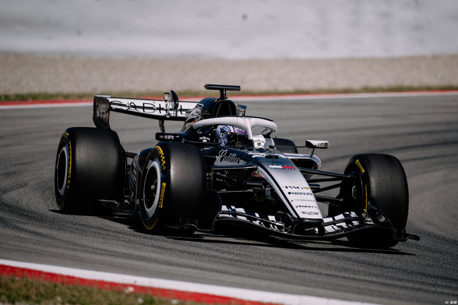 testsviluppopirellibarcellona-cadillac4-2.jpg