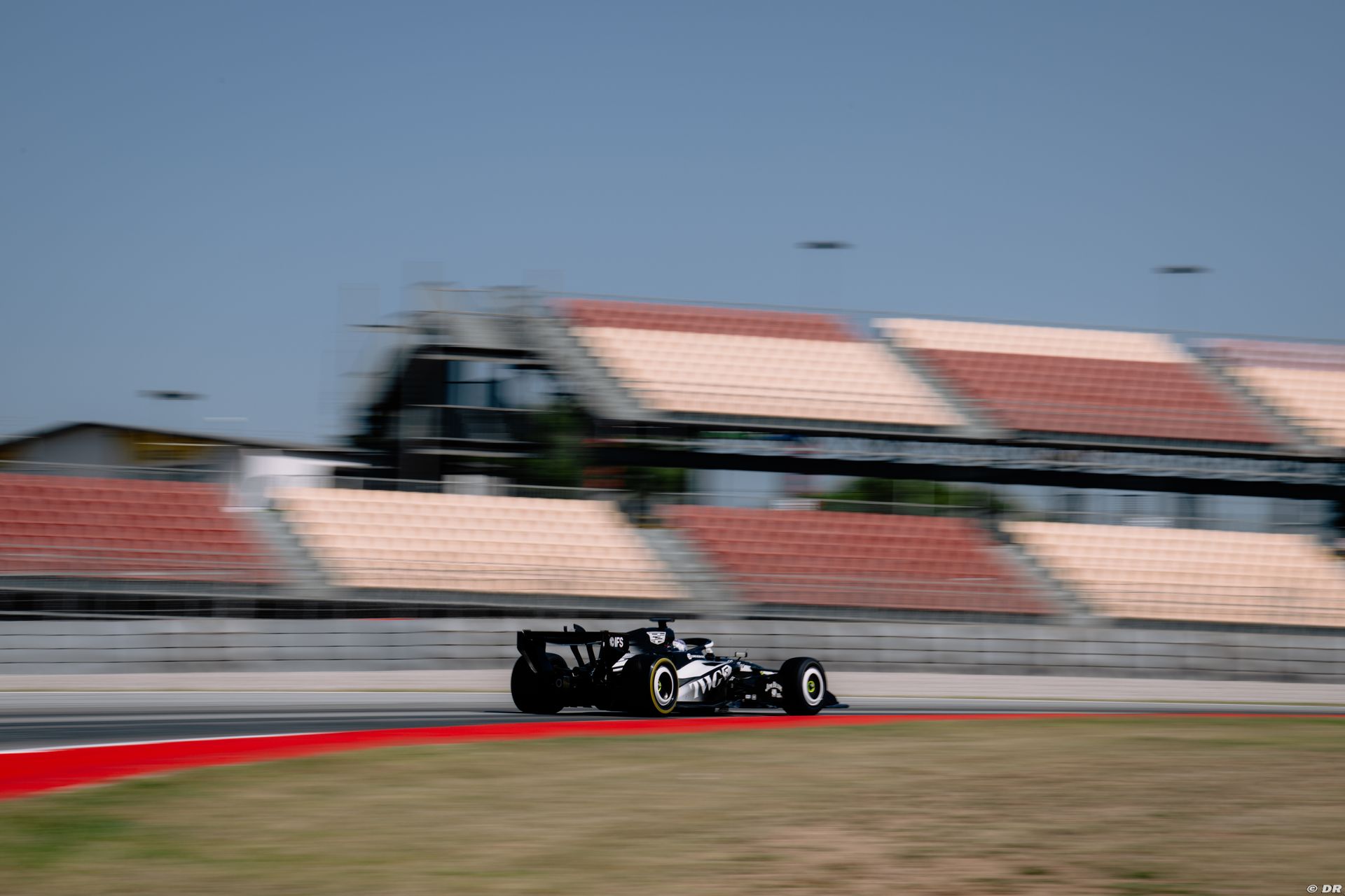 testsviluppopirellibarcellona-cadillac5-2.jpg