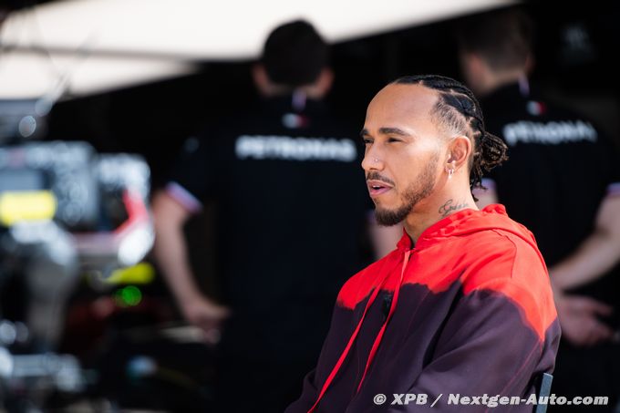 Hamilton : La FIA devrait davantage (…)