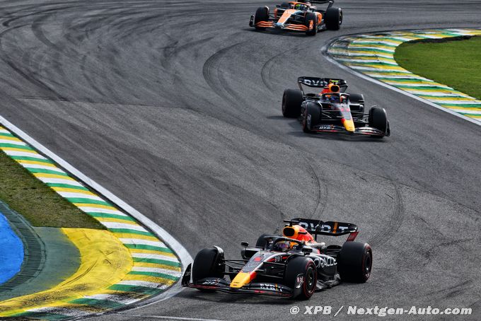 Formule 1 |  Verstappen weigert Perez door te laten: ‘Het laat zien wie hij werkelijk is’