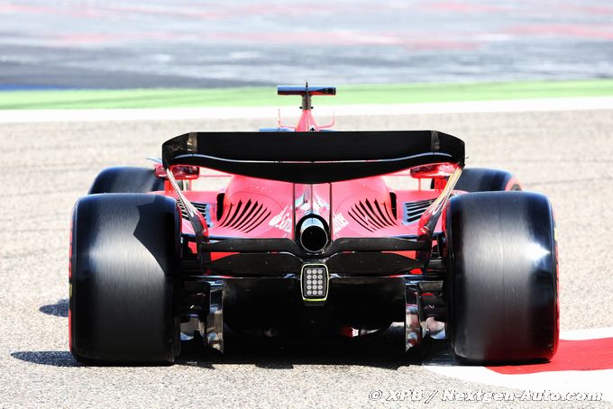 Ferrari change déjà un élément (…)