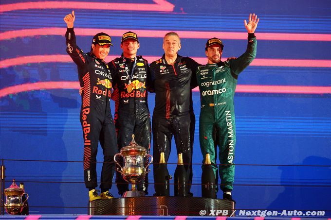 Verstappen cruises to Bahrain victory