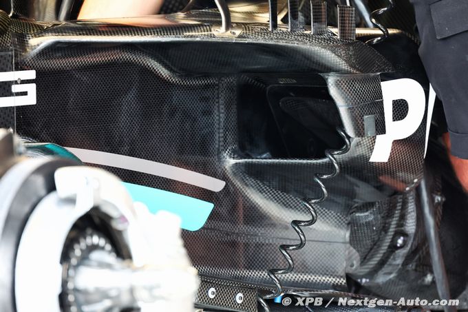 Mercedes F1 : La W14 avec des pontons se
