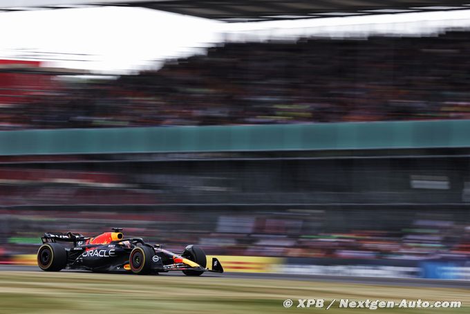 Verstappen signe la pole à Silverstone