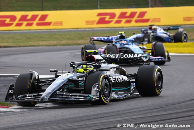 Wolff : Mercedes F1 constate les (…)