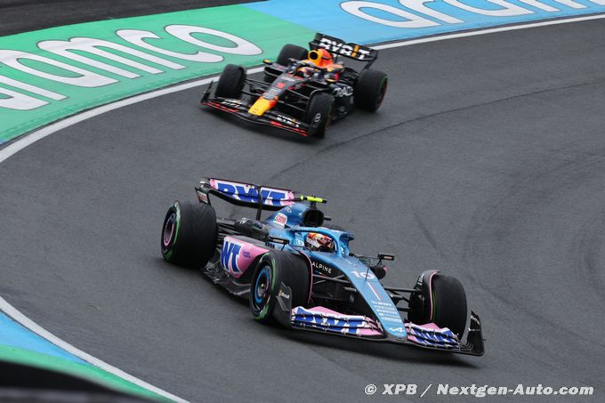 Gasly monte sur le podium après une (…)