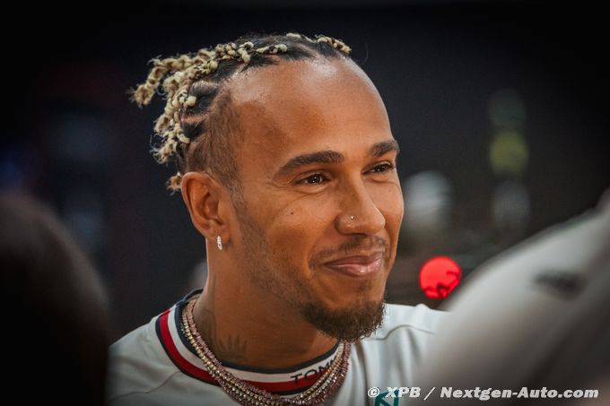 Hamilton : Mercedes F1 doit être (…)